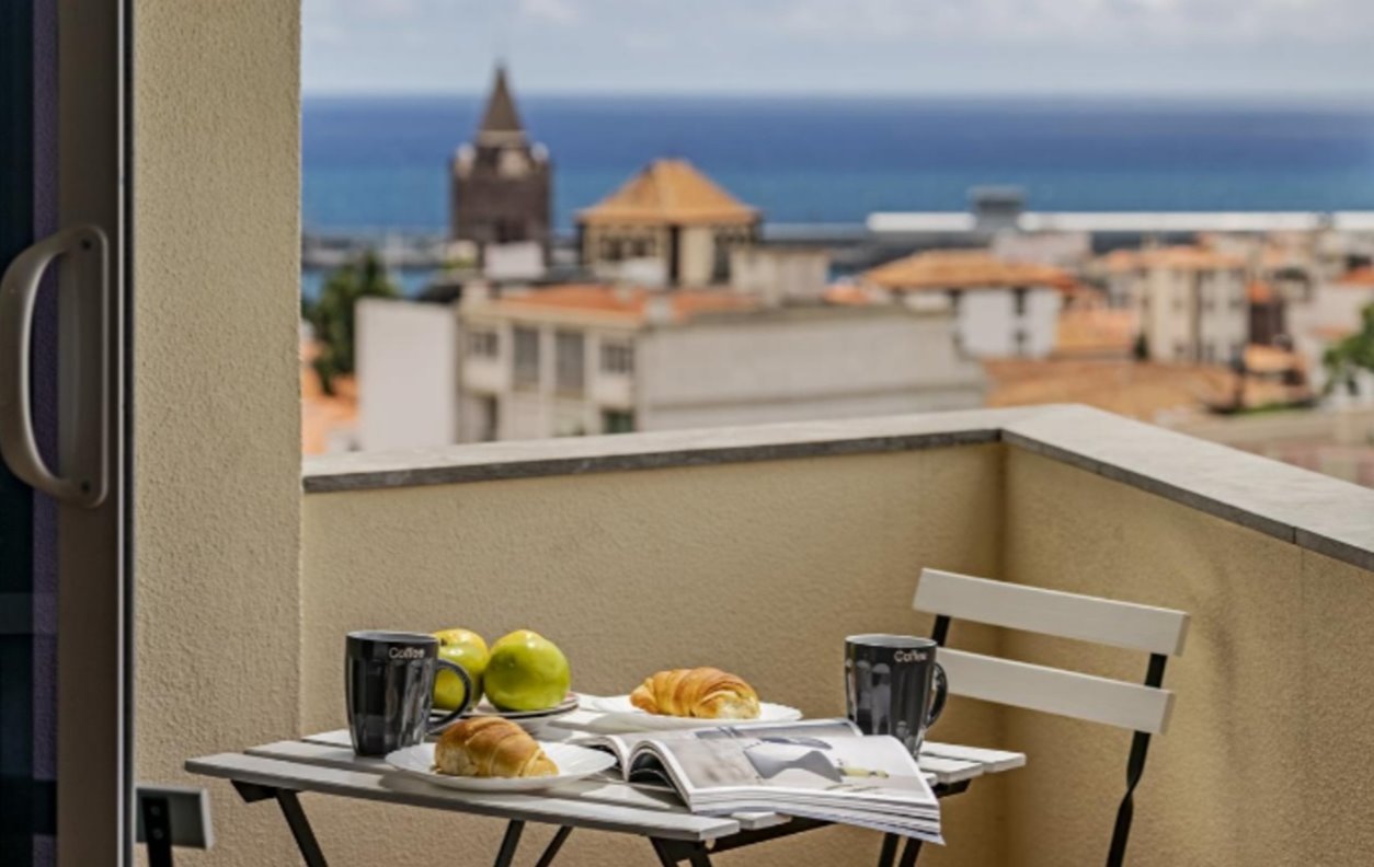Holiday Apartment with Sea View, Balcony and Wi-Fi - Near Mercado dos Lavradores - 12435