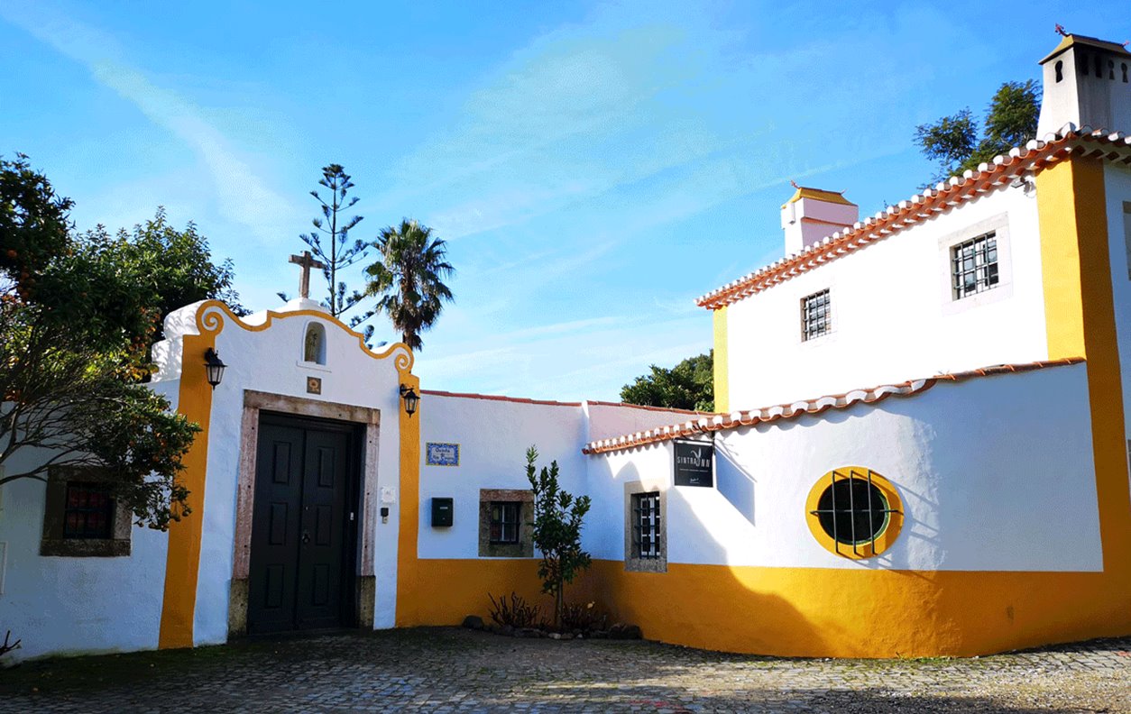 Suite on Holiday Farm with Pool, Mountain View, Central AQ, BBQ and Wi-Fi - Near Cabo da Roca - 12442