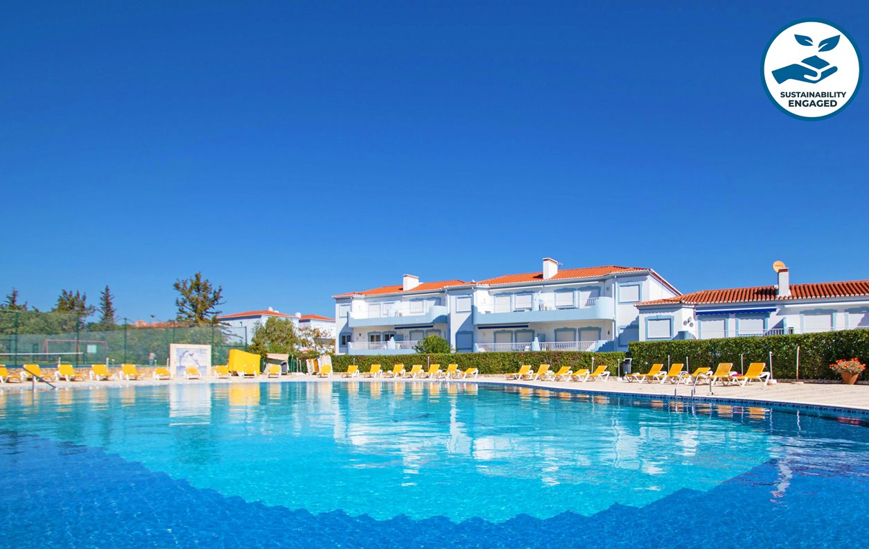 Holiday Apartment with Pools and Garden, Jacuzzi, A / C, Tennis, BBQ and Wi-Fi - Close to the magnificent Praia da Rocha, Vau and Alvor - 12543