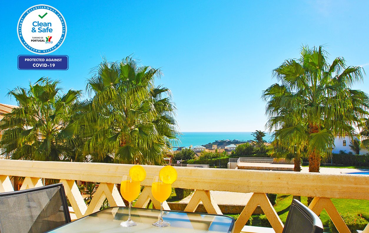 Holiday Home with Pool, Sea View, A / C, BBQ and Wi-Fi - Just 5 min. of the Old Town of Albufeira - 12570