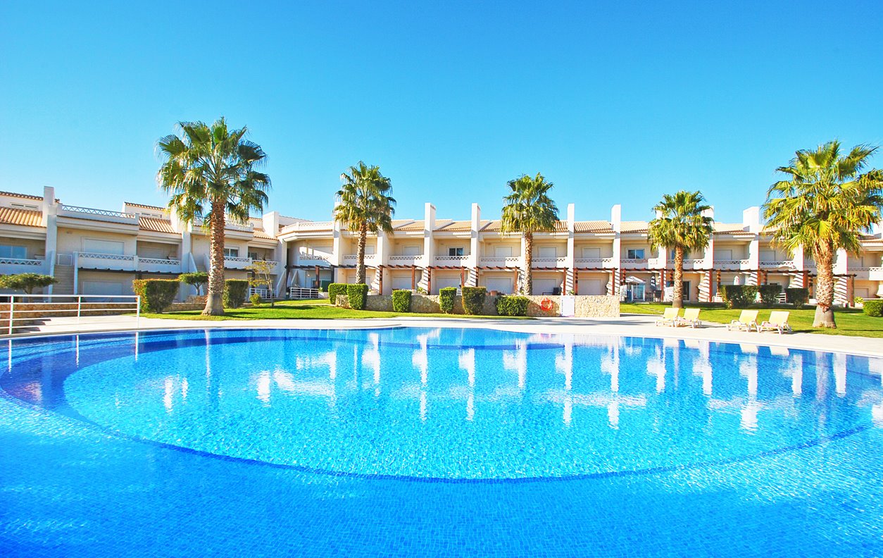 Holiday Home with Pool,  A / C, BBQ and Wi-Fi - Just 5 min. of the Old Town of Albufeira - 12572