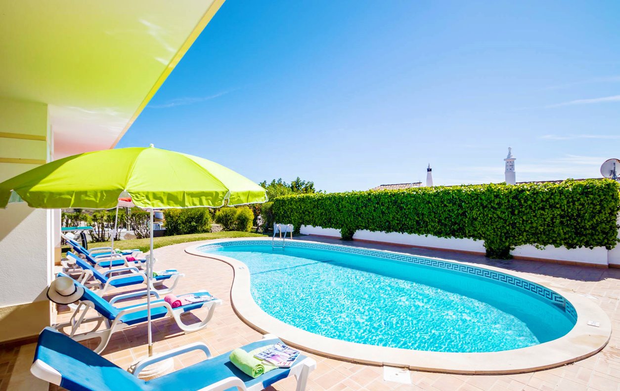 Casa de Férias com Piscina Aquecível e Jardim, Vista Mar, Jacuzzi, A/C, BBQ e Wi-Fi - A uma curta distância da Praia de São Rafael -12590
