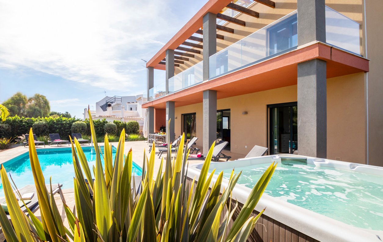 Holiday Home with Heatable Pool, Sea View, Jacuzzi, A/C, BBQ and Wi-Fi - 400 meters from the best golden sandy beaches - 12599