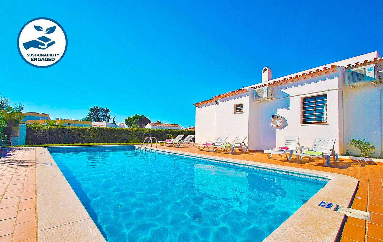 alojamento Holiday Villa with Heatable Pool, A / C, BBQ and Wi-Fi  - 12615