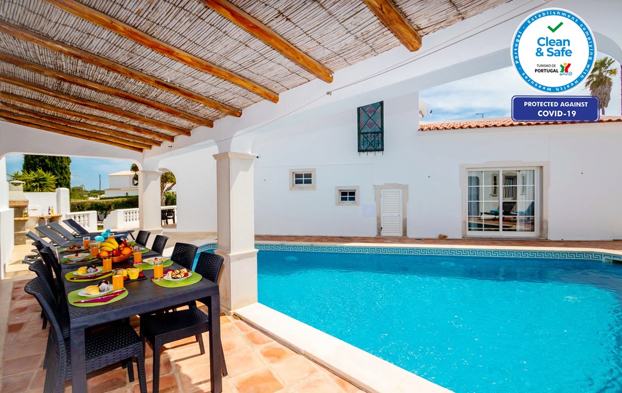 Holiday Home with Heatable Pool and Garden, A/C, BBQ and Wi-Fi - 15 min. walk from Praia do Castelo - 12634