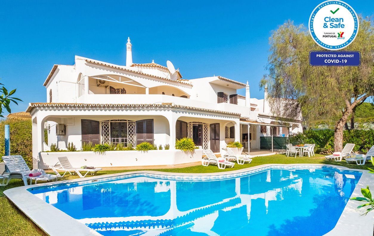 Holiday Villa with Pool, Garden, A / C, BBQ and Wi-Fi - 12661