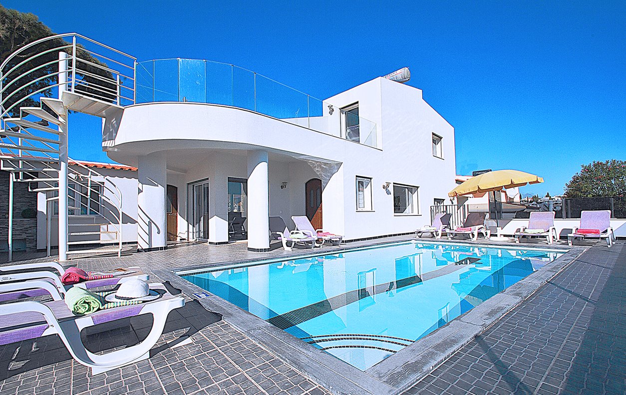Holiday Home with Heatable Pool, Sea View, Jacuzzi, A/C, BBQ and Wi-Fi - A short drive from the center - 12665