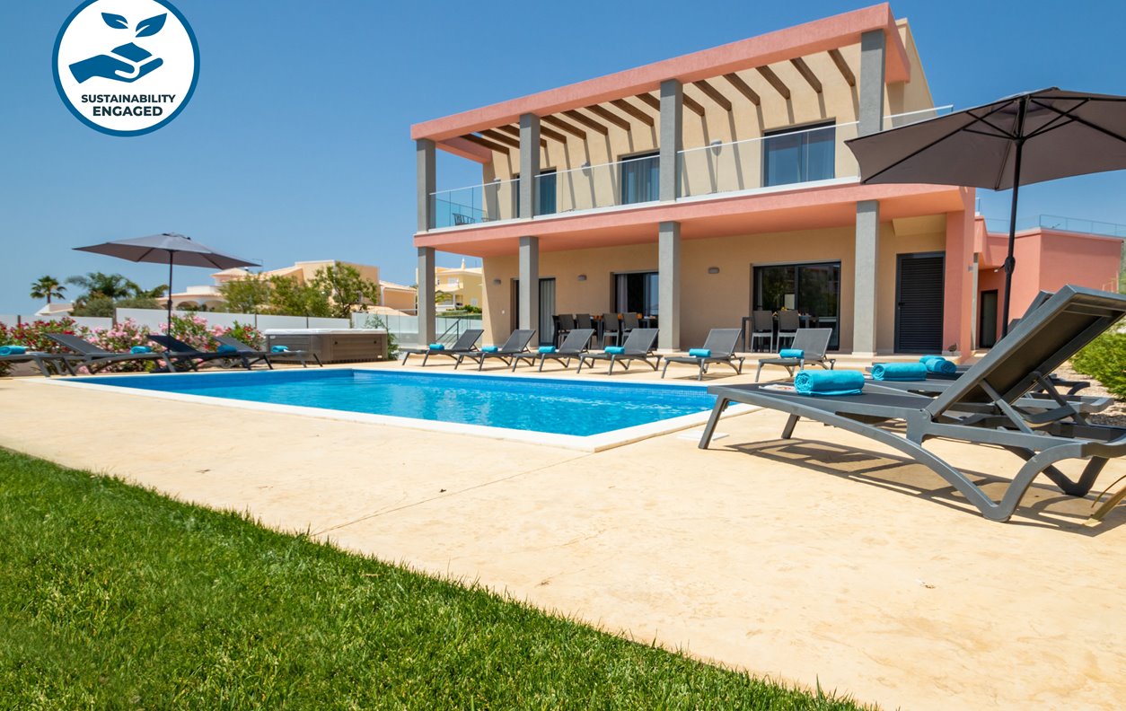 Holiday Villa with Heatable Pool, 2 XL Jacuzzis, A/C, BBQ and Wi-Fi - 12669