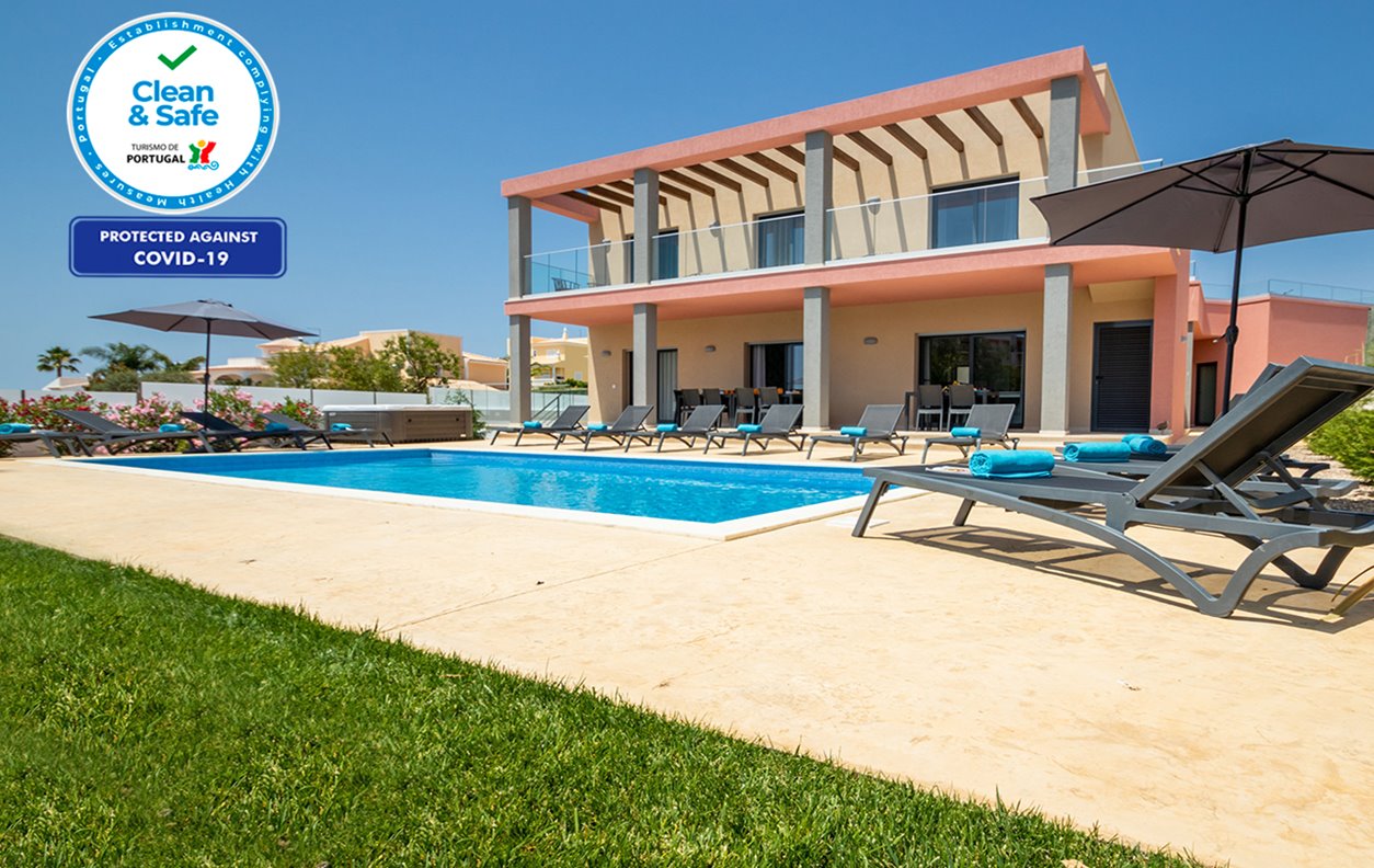 Holiday Villa with Heatable Pool, 2 XL Jacuzzis, A/C, BBQ and Wi-Fi - 12669