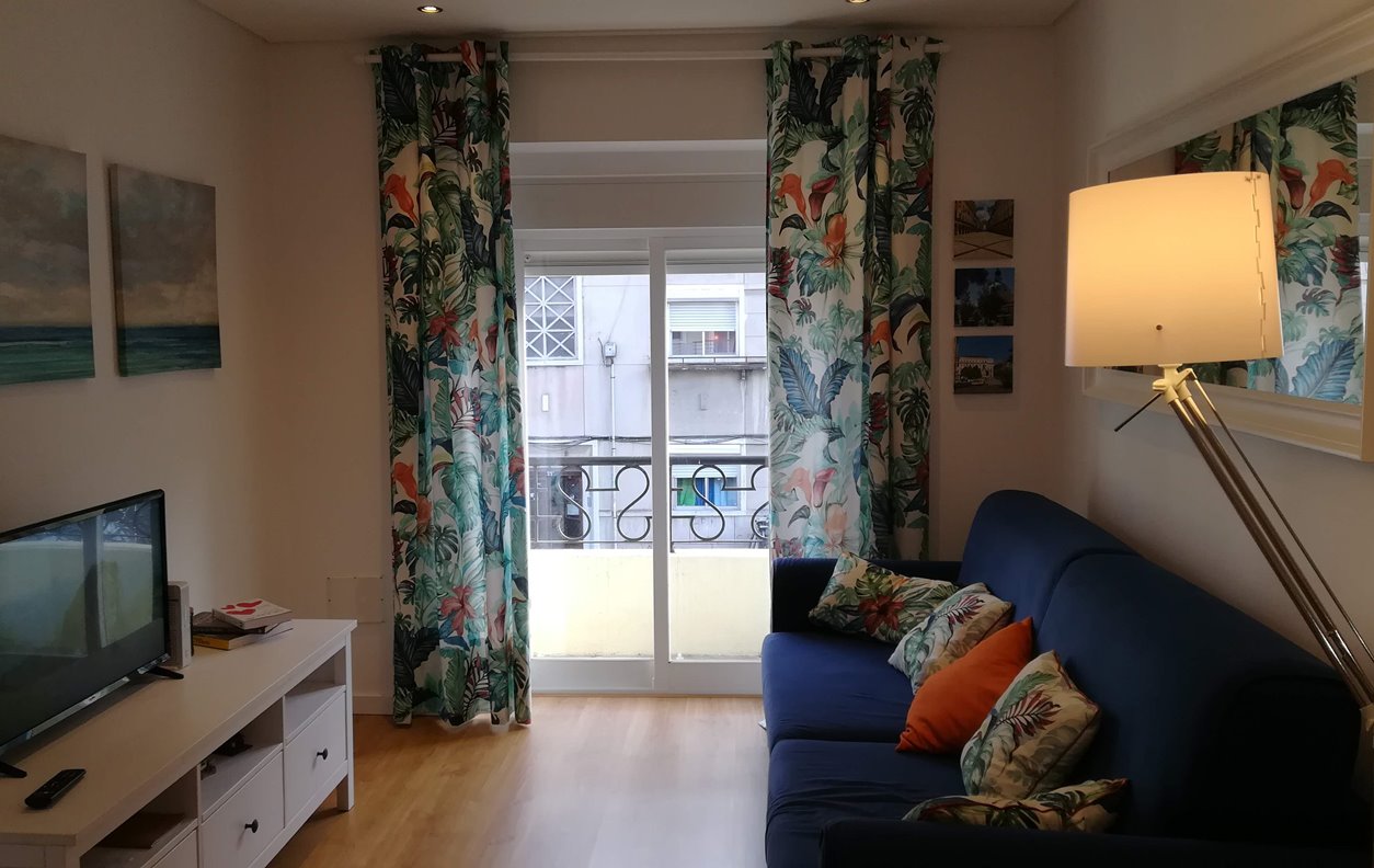 Holiday Apartment in the City Center with Wi-Fi - Near the City Museum of Almada - 12703