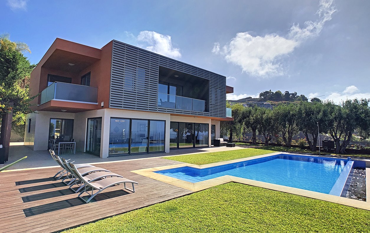 Holiday House with Heatable Pool, Sea View, Garden, BBQ and Wi-Fi - Near Câmara de Lobos Lighthouse - 12970