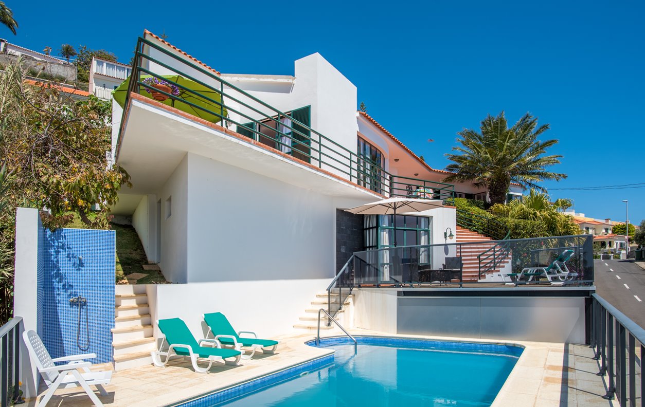 Holiday home with heated pool, sea view, garden and WI-FI - Near Cristo Rei - 12978