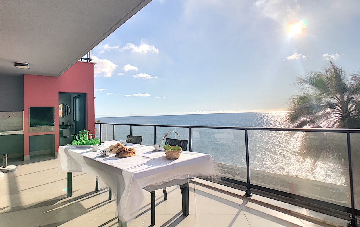 Holiday Home by the Sea with Jacuzzi and WI-FI - Near Maktub - 12990