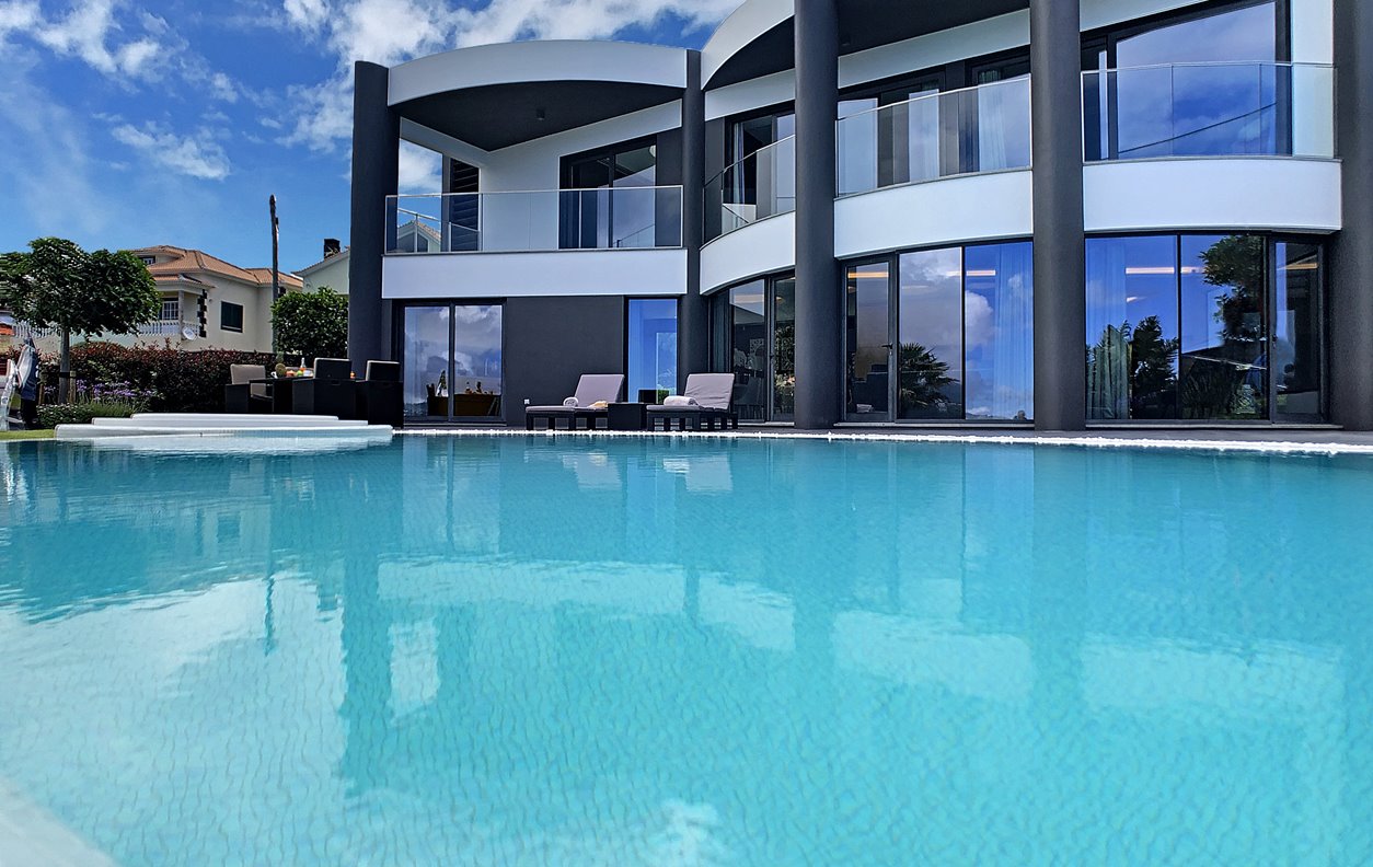 Casa de Férias com Piscina Aquecivel e Jardim, Jacuzzi, A/C, BBQ e WI-FI - Próximo Madeira Paragliding - 12992