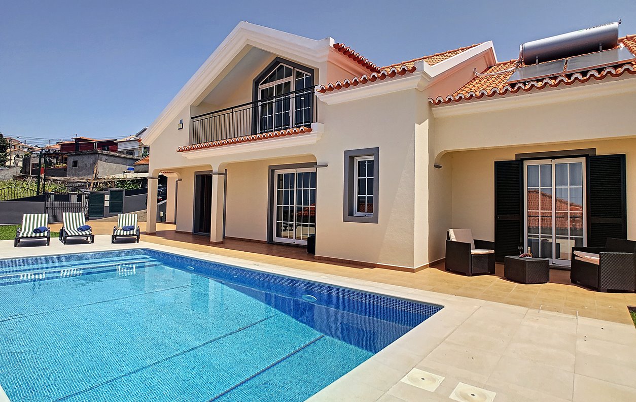 Holiday home with heated pool, garden, BBQ and Wi-Fi - Near Elvis and Ronaldo sanctuary - 12993