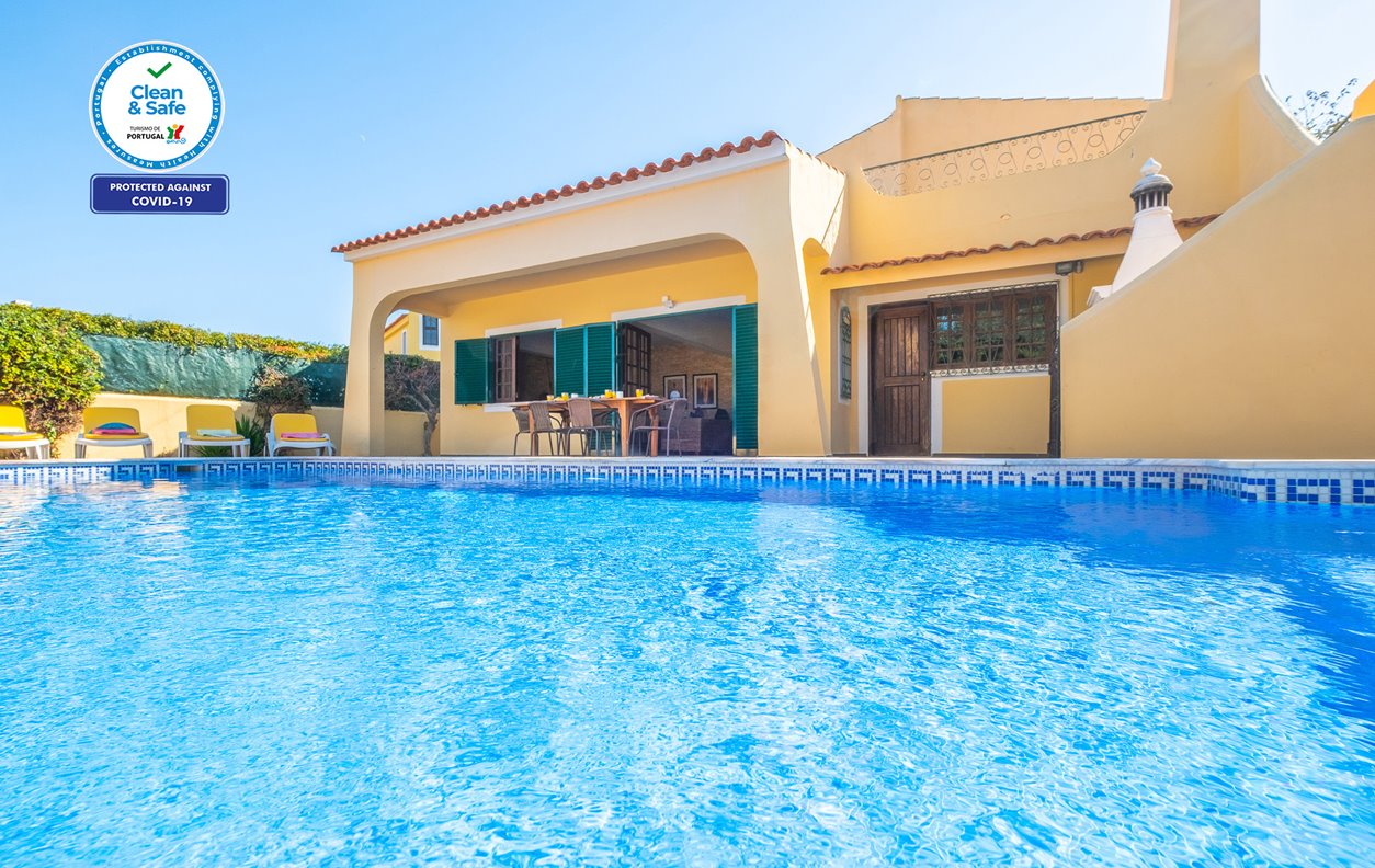 Holiday Villa with Heatable Pool, A/C, BBQ and Wi-Fi - 13013
