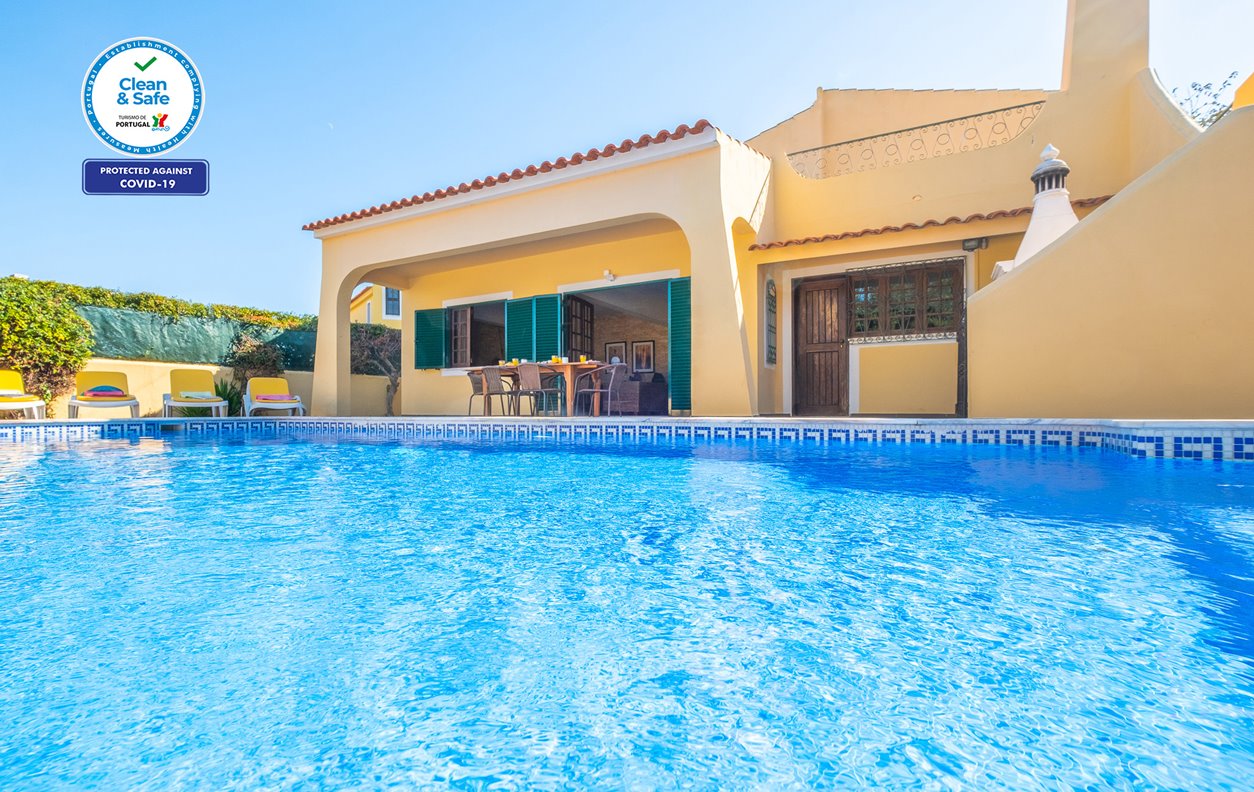 Holiday Villa with Heatable Pool, A/C, BBQ and Wi-Fi - 13013