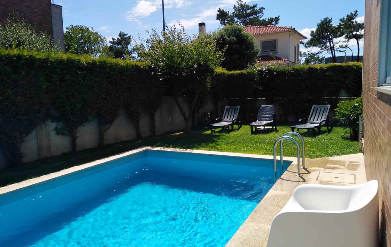 Holiday Villa with Private Pool, Sea View, Garden, BBQ and Wi-Fi - Near Praia das Pedrinhas - 13024