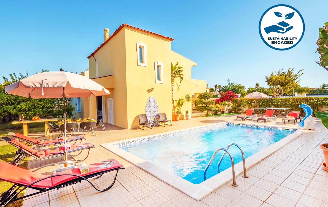 LOVELY VILLA W/ PRIVATE HEATABLE POOL, AIR COND, FREE WIFI - 13032