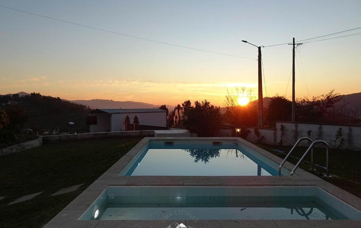Holiday Home with Private Pool and Garden, BBQ and Wi-Fi - Near S.Tiago de Brandara Church - 13140