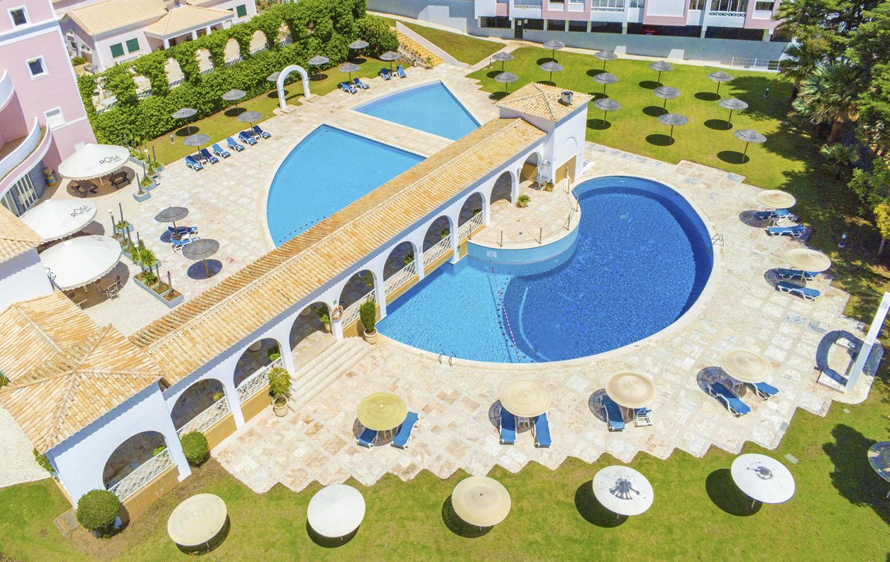 alojamento Holiday Apartment with Pool and Garden, A / C and Wi-Fi - within walking distance to the beaches - 13207