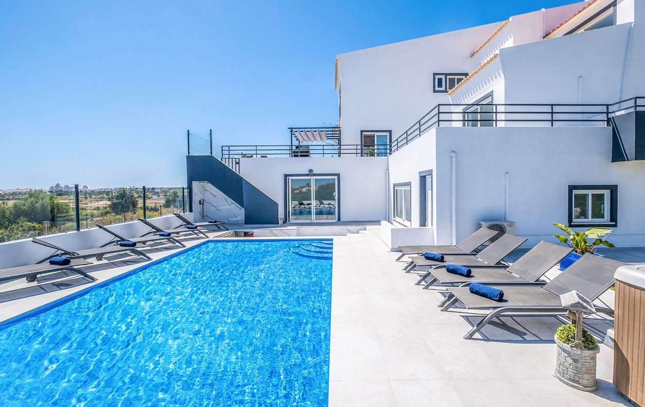 Holiday Home with Private Heatable Pool, Jacuzzi, Garden & Sea View - Near Armação de Pêra Beach - 13255