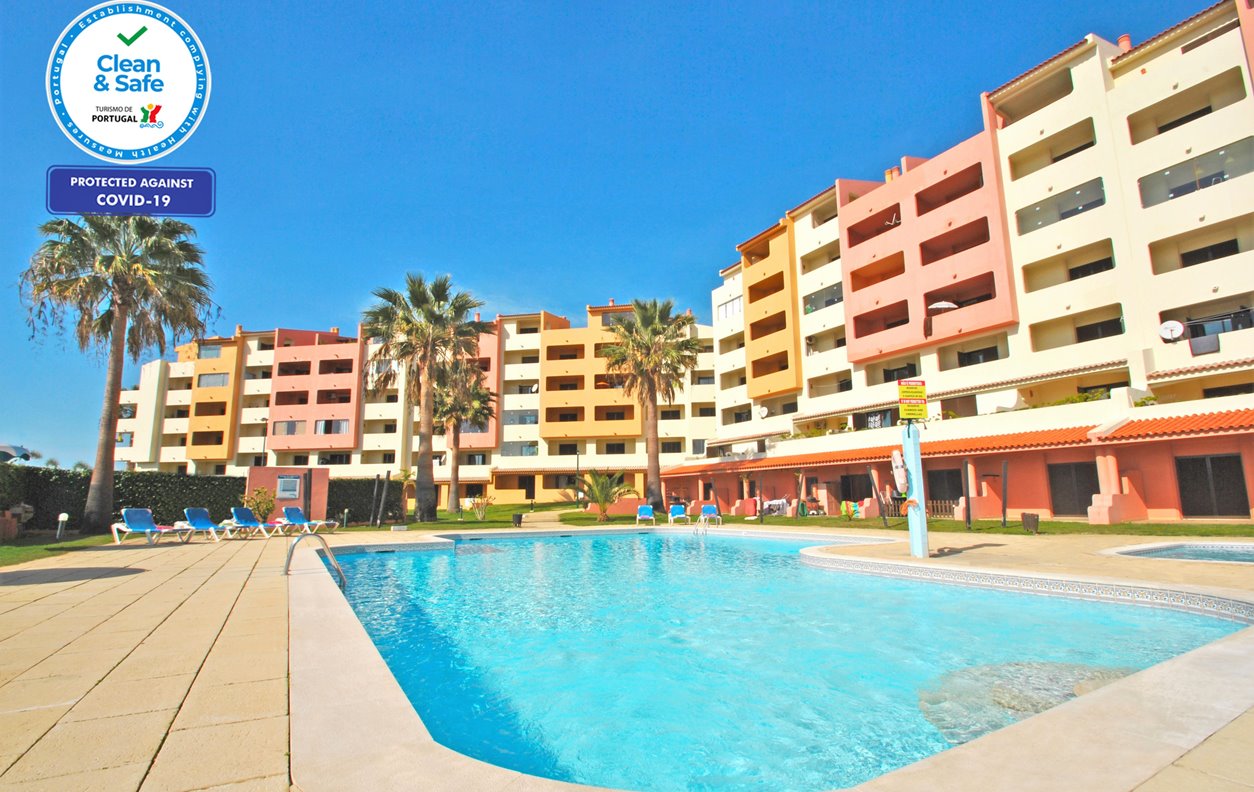 alojamento Vacation Apartment with Pool and Wi-Fi - Near the Beach - 13260