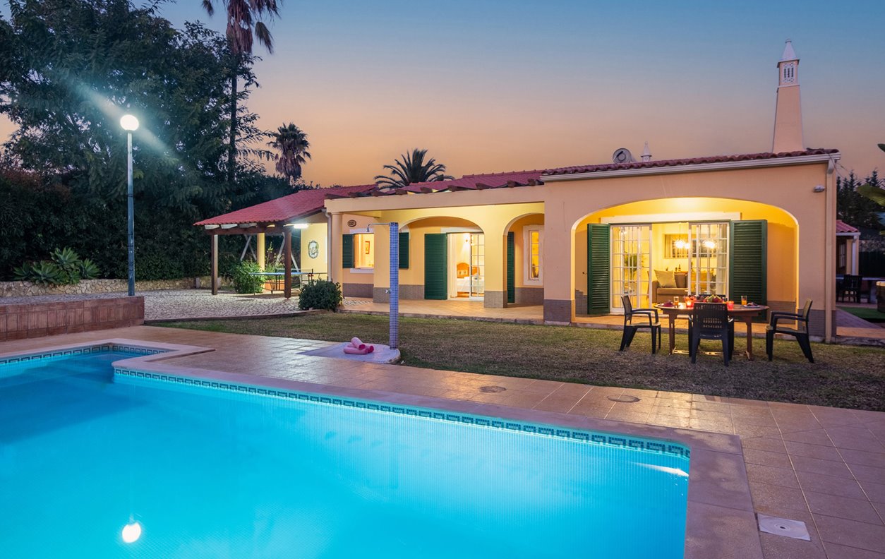TRADITIONAL COUNTRYSIDE VILLA, FREE WIFI, A/C, 3 BEDROOM, HEATABLE PRIVATE POOL - 13301
