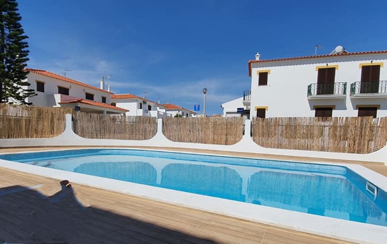 Holiday villa with private fenced pool, barbecue, Wifi and AC -13447