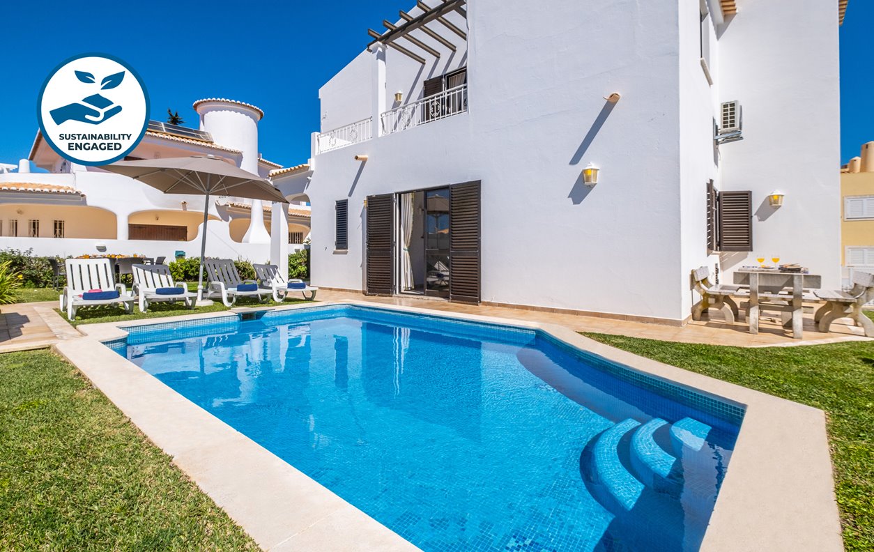 Holiday Home with Heatable Pool, Garden, A/C, BBQ and Wi-Fi - Next to Praia dos Alemães - 13507