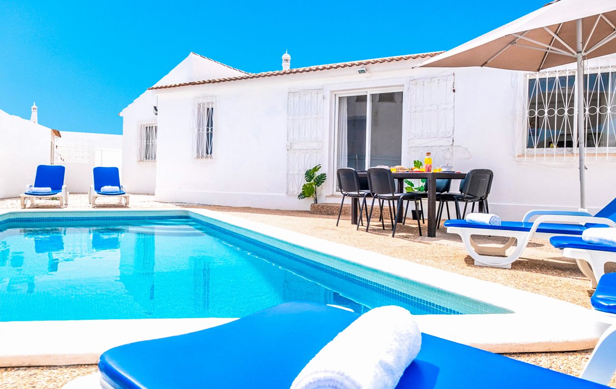 Fantastic Villa with Private Pool, Barbecue, A/C and Wi-Fi - 13536