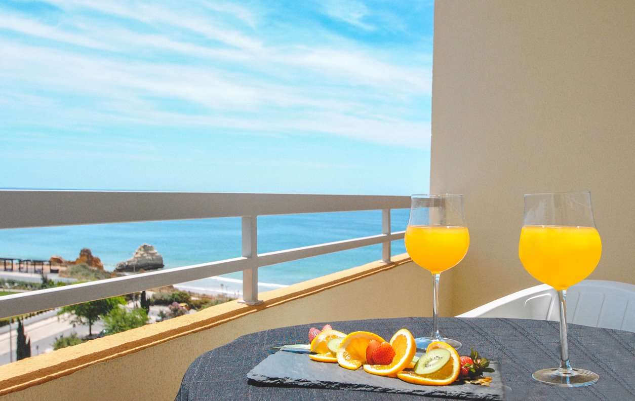 alojamento Holiday Apartment with Pool and Wi-Fi - 500m from the beach - 13590