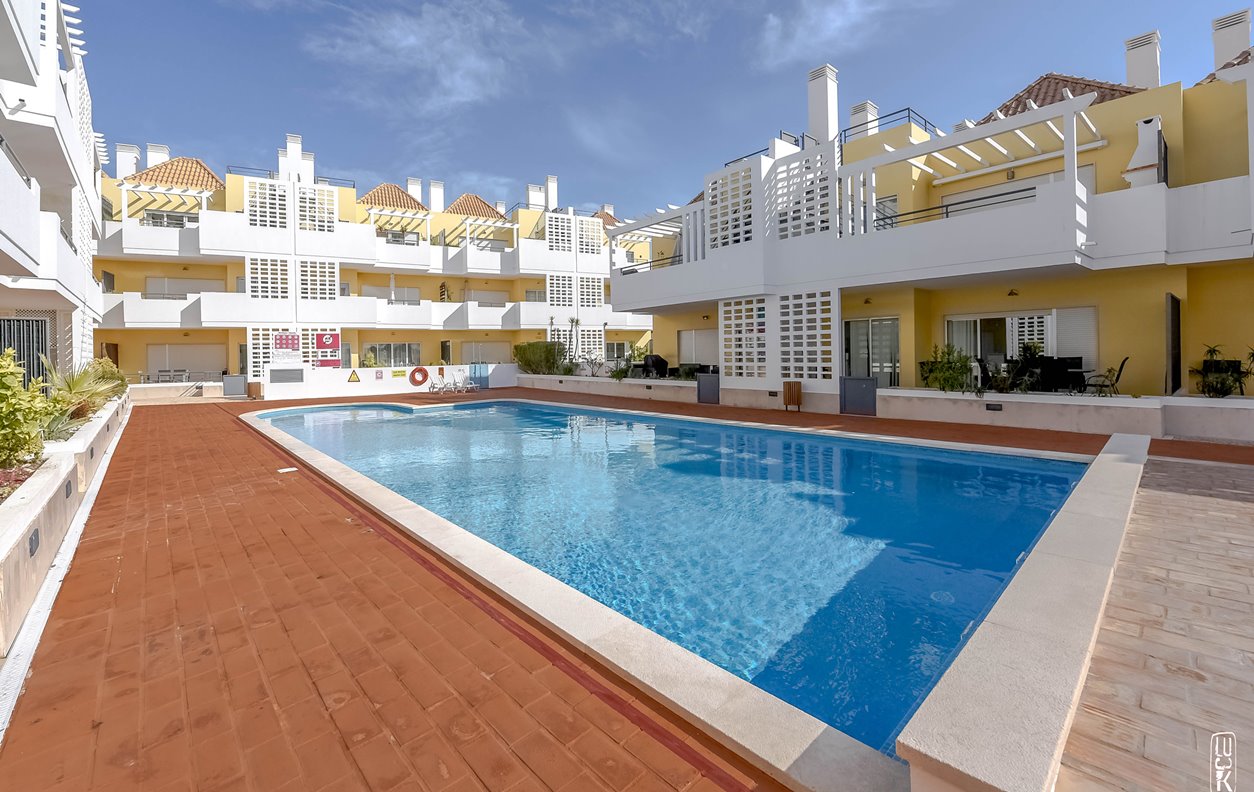 Holiday apartment with pool, garage and WI-FI - 13618