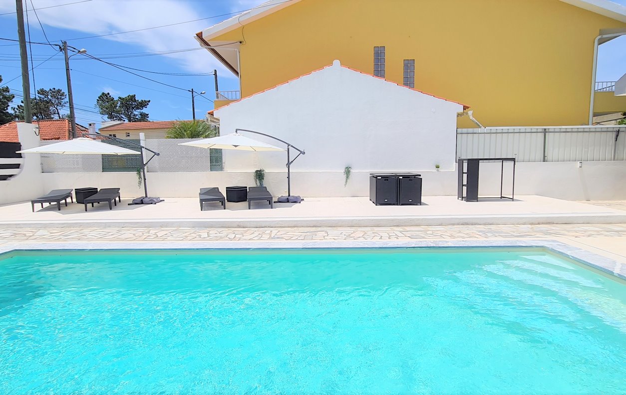 Rusticus Lounge ADULTS ONLY  Holiday Home, Salt water pool, jacuzzi, leisure area, 1 bedroom - close to Costa Caparica Beaches - 13635