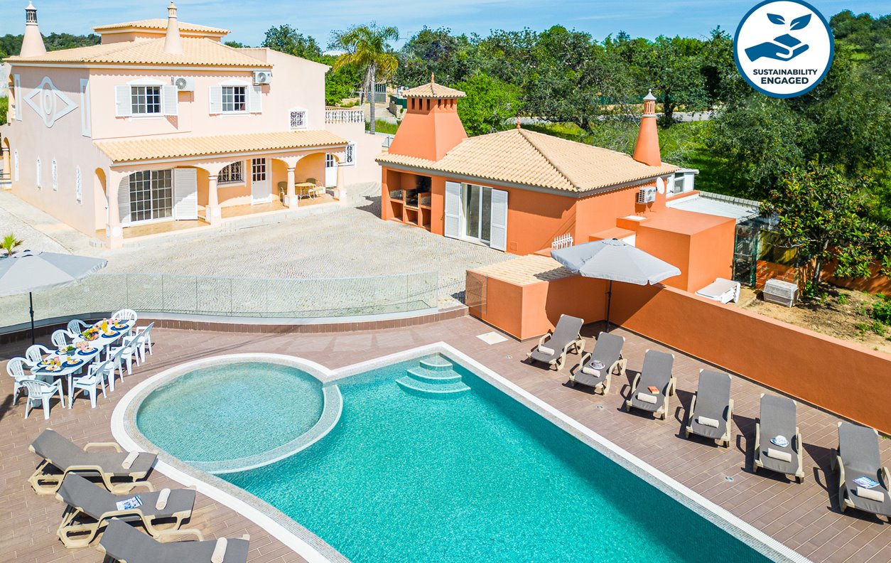 Stunning Villa with Heatable Pool, BBQ, AC and Free Wi-Fi - 13754