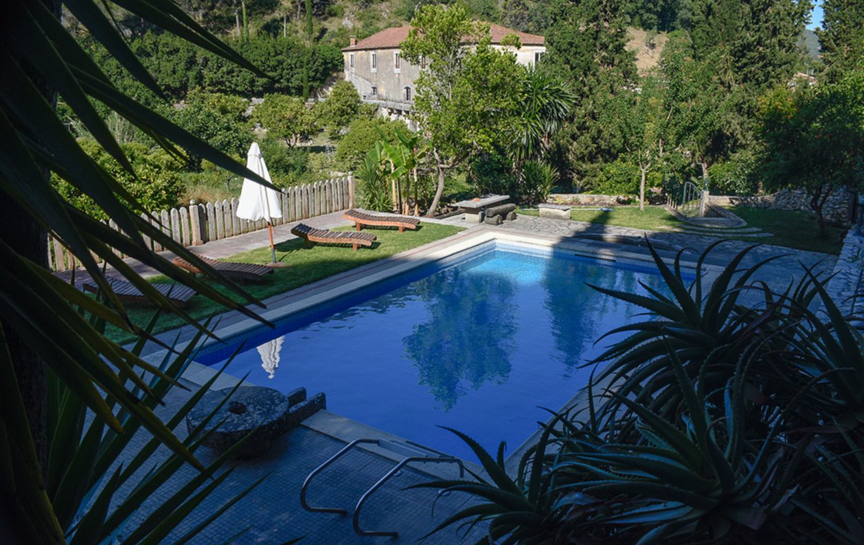 Holiday Home with Pool, Mountain View, Garden, BBQ and Wi-Fi - Near Porto de Mós Castle - 1764