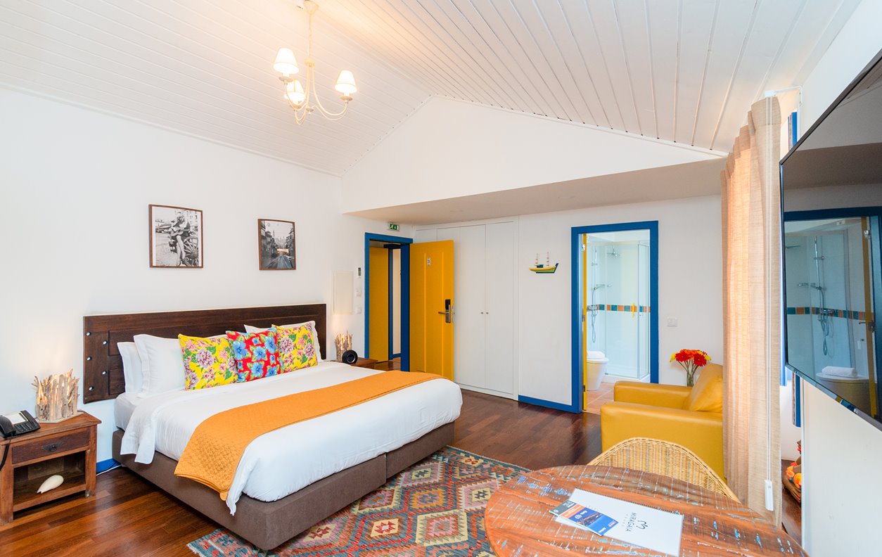 Double Suite in GustetHouse in the City Center with Wi-Fi - Near Caves de Calém - 1836