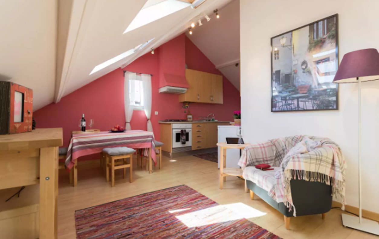 Holiday Apartment in the City Center with Central Heating and Wi - Fi - Near Mercado da Ribeira - 1039