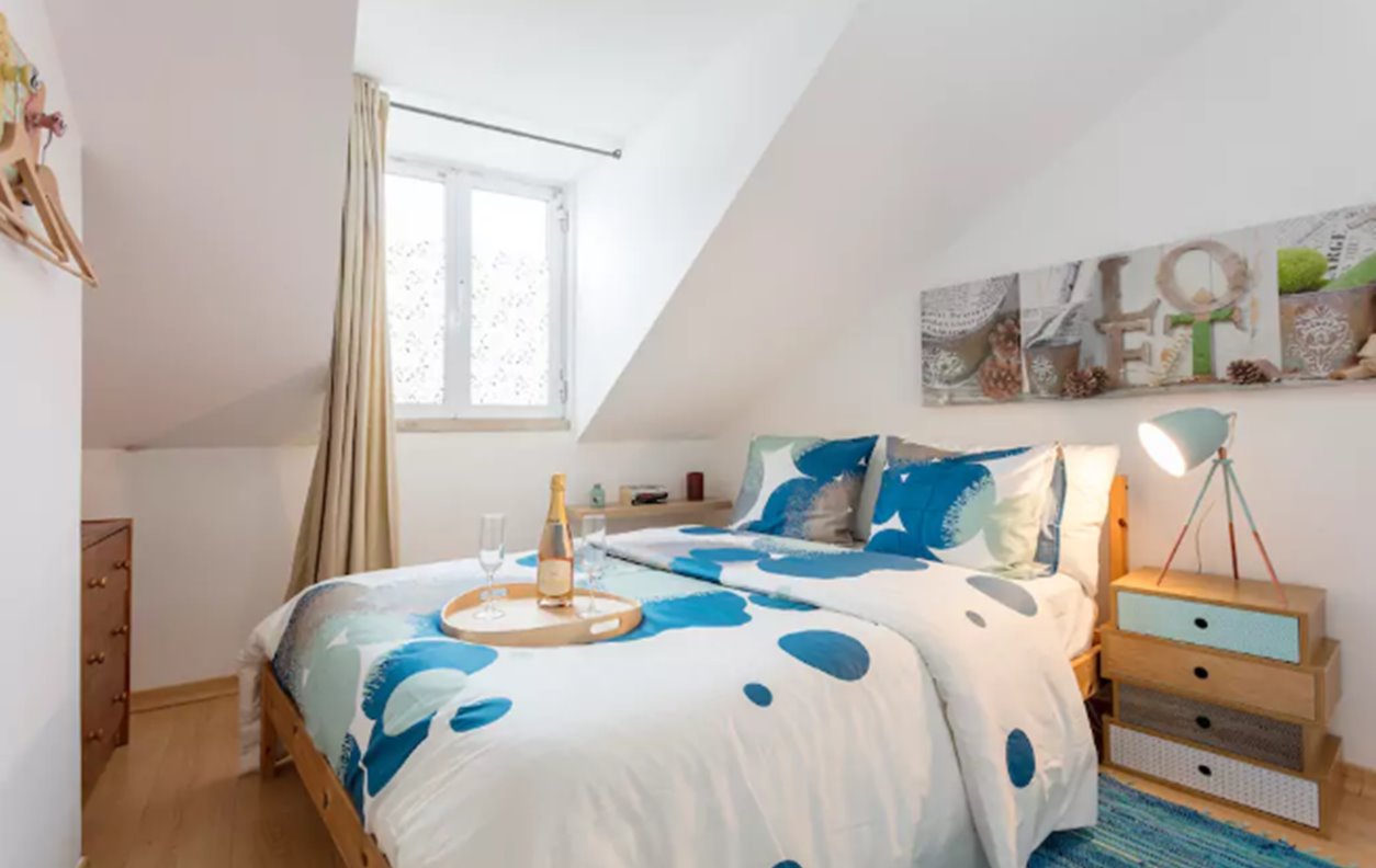   Holiday Apartment in the City Center with Central Heating and Wi-Fi - Near Baixa do Chiado- 1023